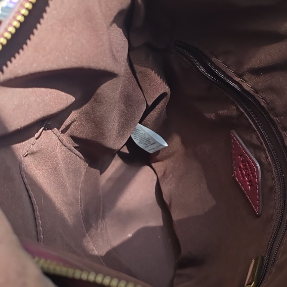 Fossil Elegant Red Leather Bucket Style Crossbody Shoulder Bag - Picture 13 of 14